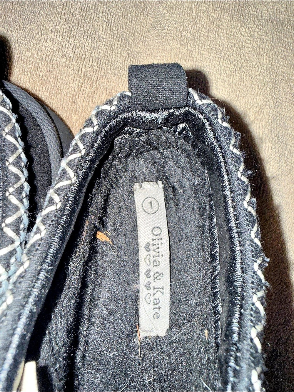 Minnetonka Black Embroidered Slippers Like New - Picture 3 of 3